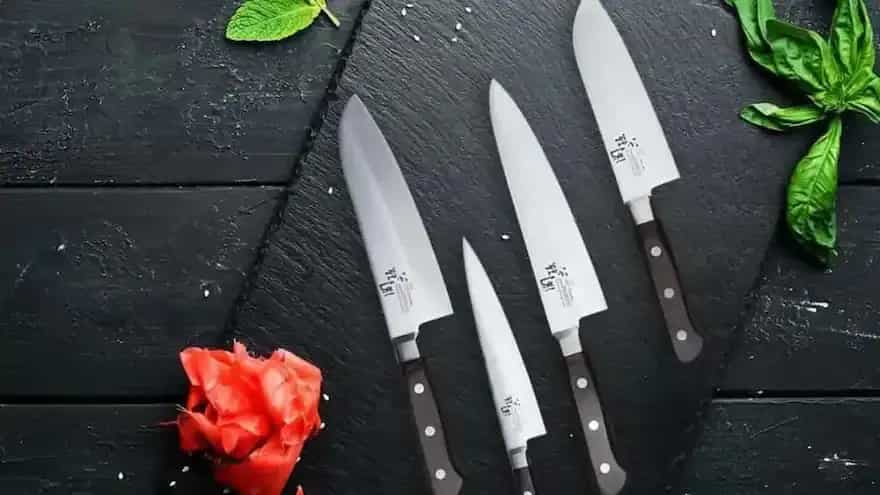 The Safest Ways To Store Your Knives In The Kitchen