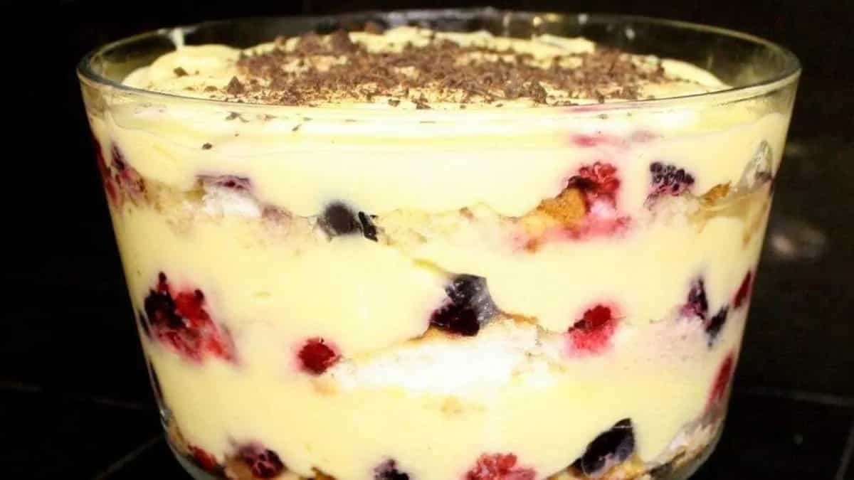 5 Delicious Ways To Use Your Leftover Christmas Cake 