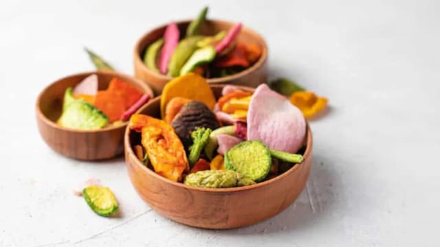 Reasons To Choose Dehydrated Vegetable Chips As Your Go-To Snack