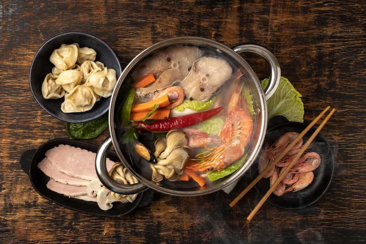 Clinkin' Bowls: Decoding The Popularity Of Hotpot In India