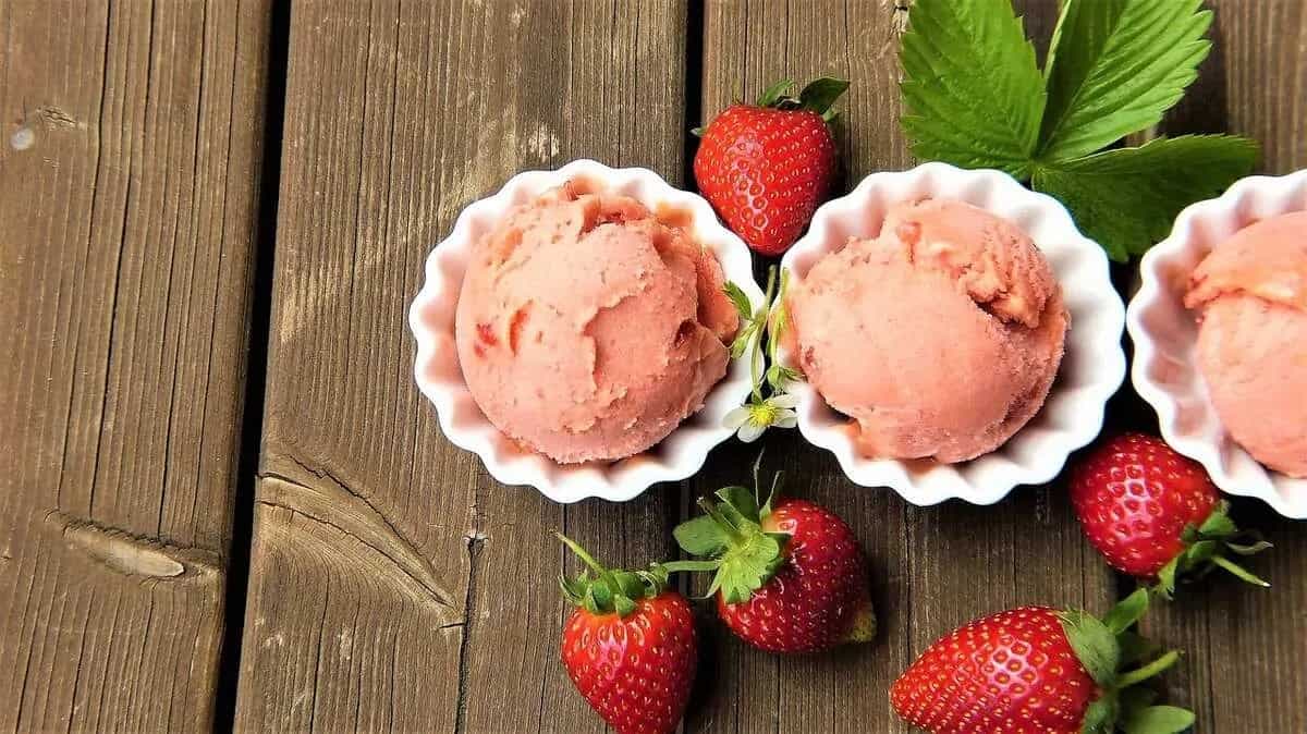 5 Easy Ice Cream Recipes You Can Make At Home Without Equipment