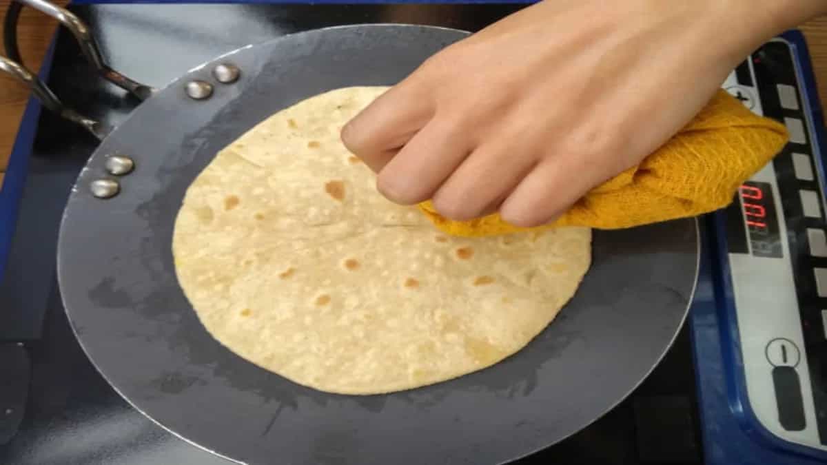 5 Handy Tips To Clean A Non-Stick Tawa 