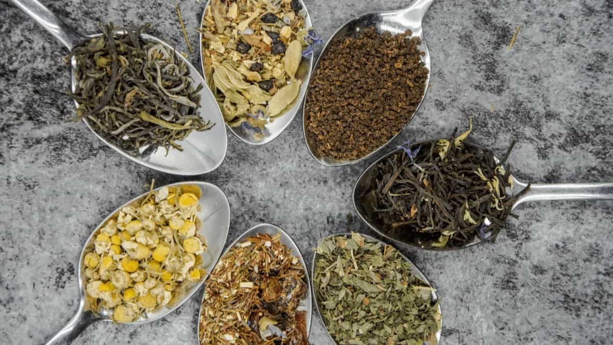 Non-Caffeinated Teas That Are Beneficial To Health