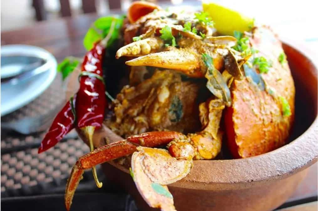 Savoring Singaporean Chili Crab: A Finger-Licking Seafood Recipe