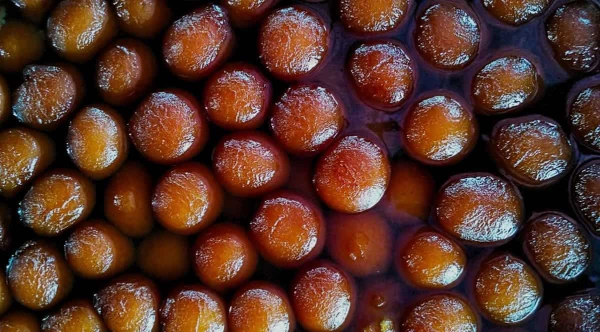 History And Origin Of Kalo Jaam: A Type Of Gulab Jamun Or Not?