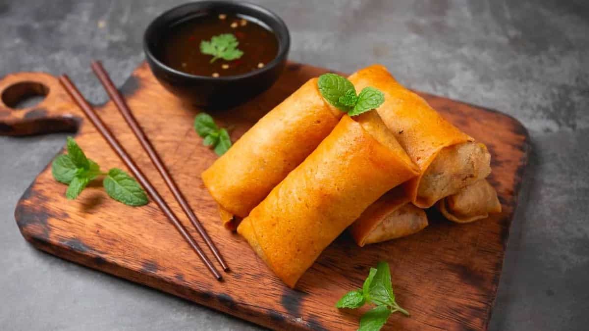 Looking For A Perfect Party Snack? Try These Veg Spring Rolls 