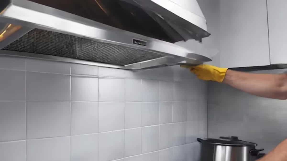 How To Eliminate Grease Buildup On Your Kitchen Chimney