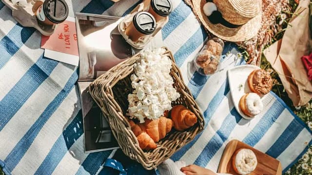 Pack A Winter Picnic Basket And Enjoy A Day Out With Your Kids