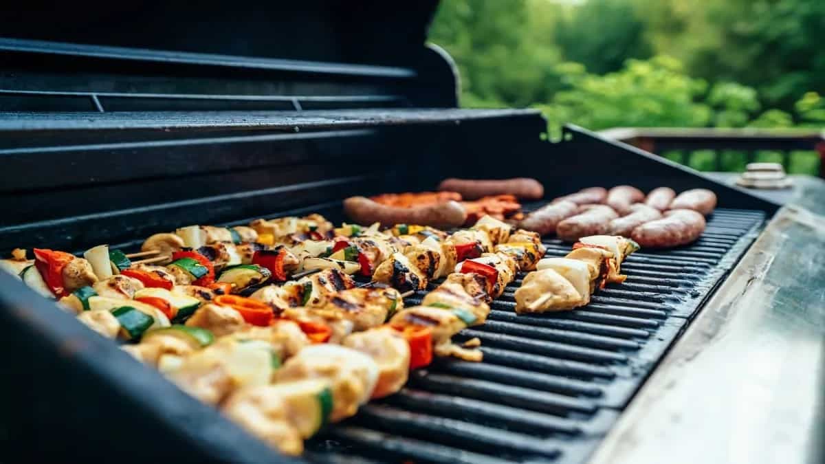 8 Tips And Tricks To Have A Successful Barbeque Party At Home