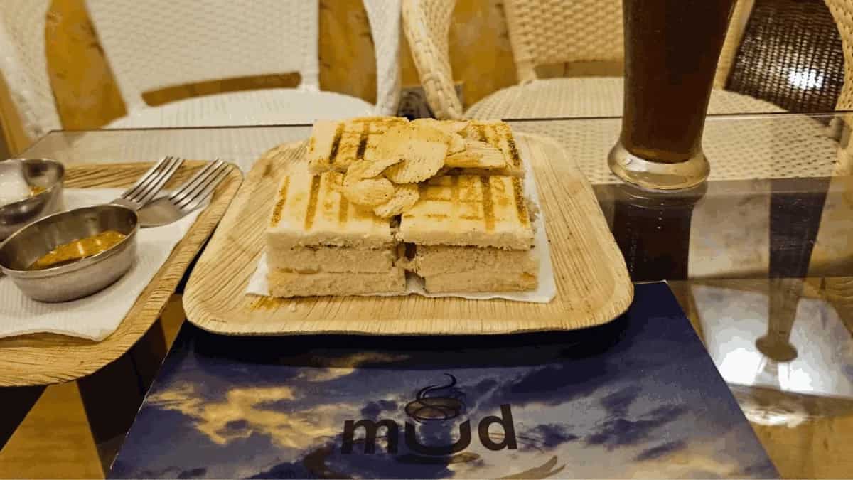 Mud Café, Kolkata: Where Food Meets Tagore's Musical Legacy