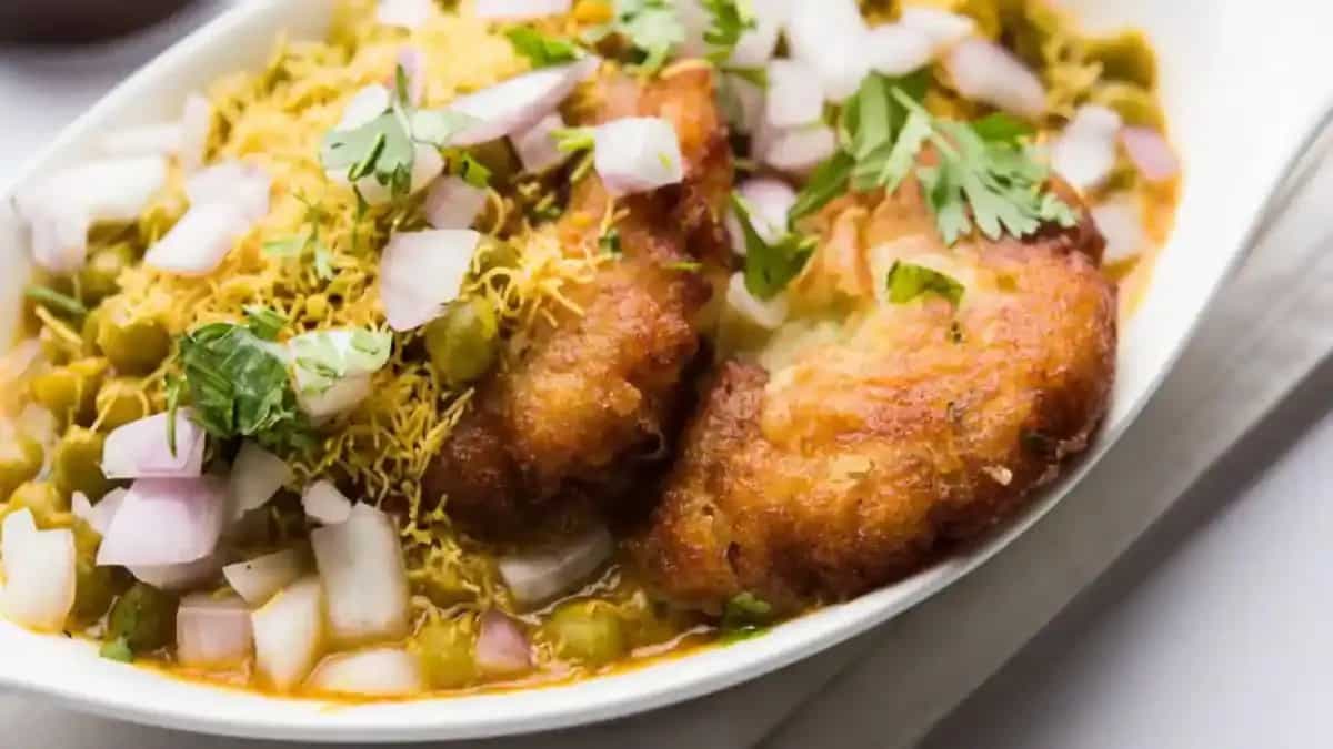 7 Sindhi Snacks That Are Perfect For Midnight Munchies