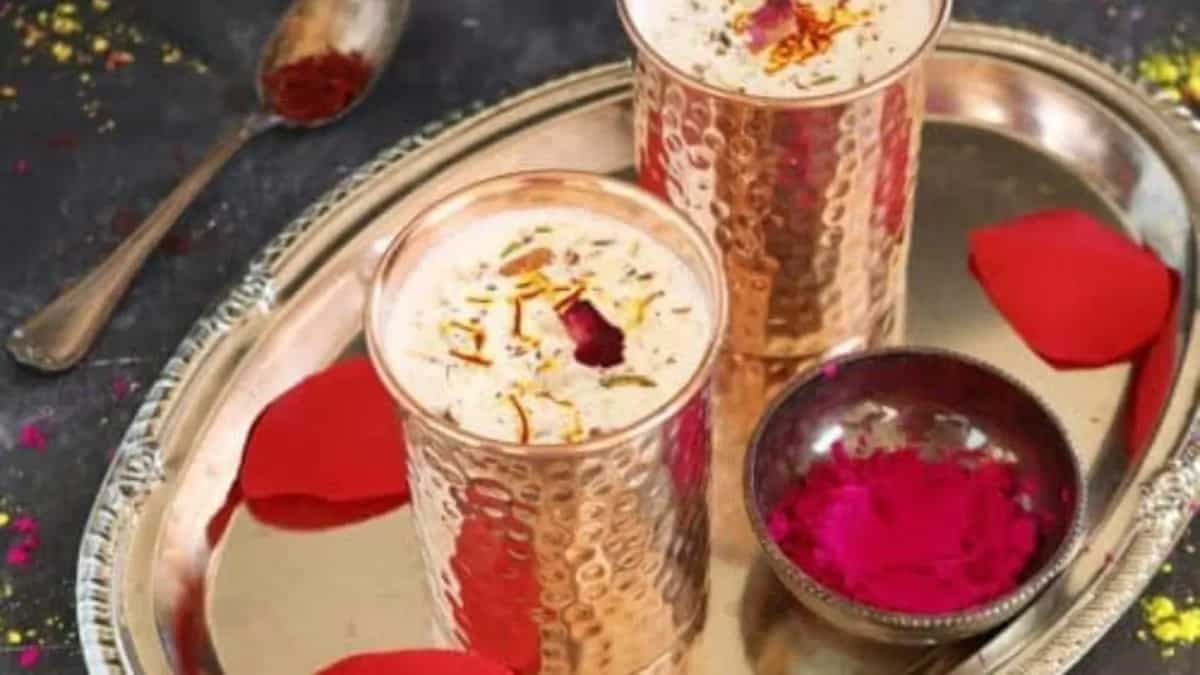 6 Types Of Homemade Thandai To Impress Your Guests This Holi 