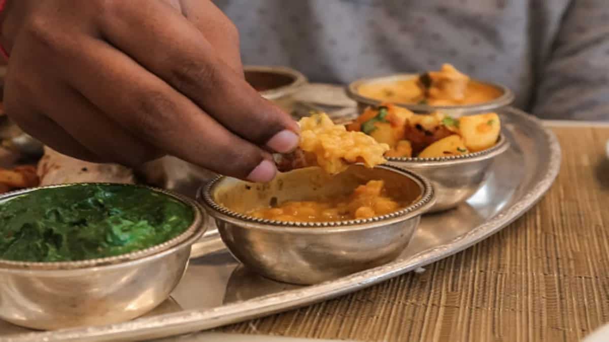 Here's Why Indians Prefer Eating With Hands 