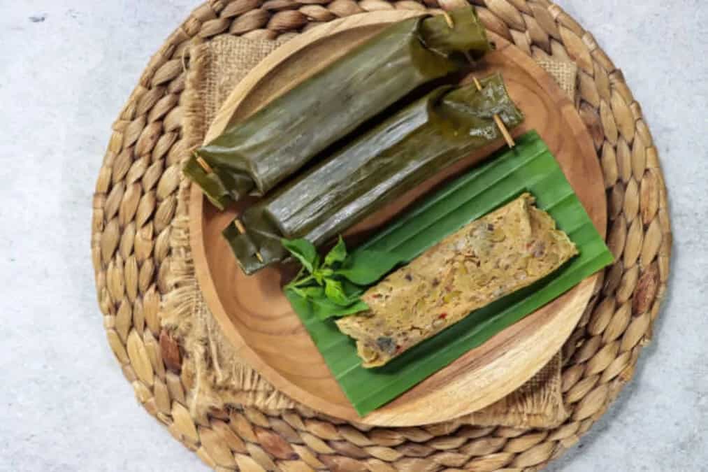 5 Different Types Of Leaves Used In Bengali Paturi Dishes