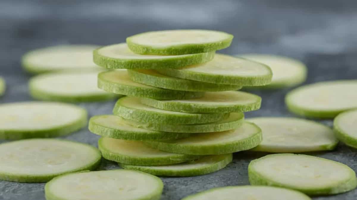 Cucumber Slices On Eyes Really Work; Here's How To Use Them