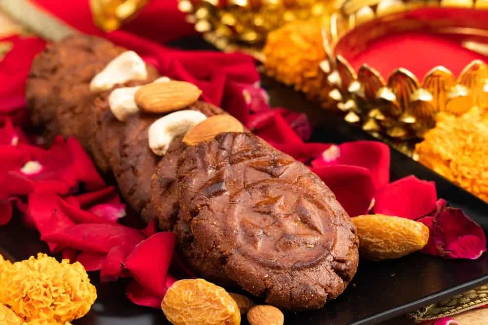 This Chhath Puja, Celebrate With Healthy Oats-Jaggery Thekua