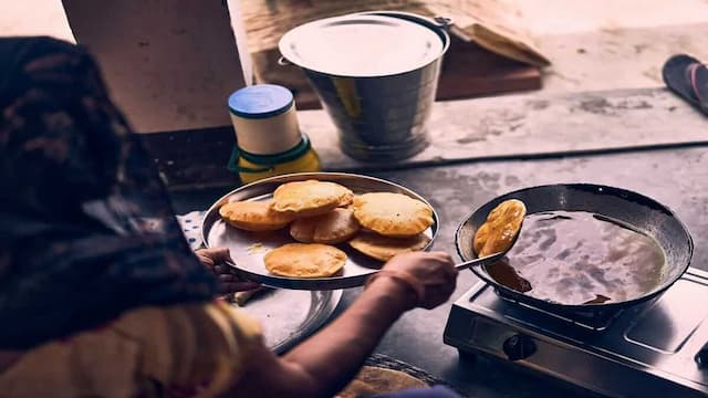 Diwali 2024: 6 Puri Varieties To Enjoy This Festive Season