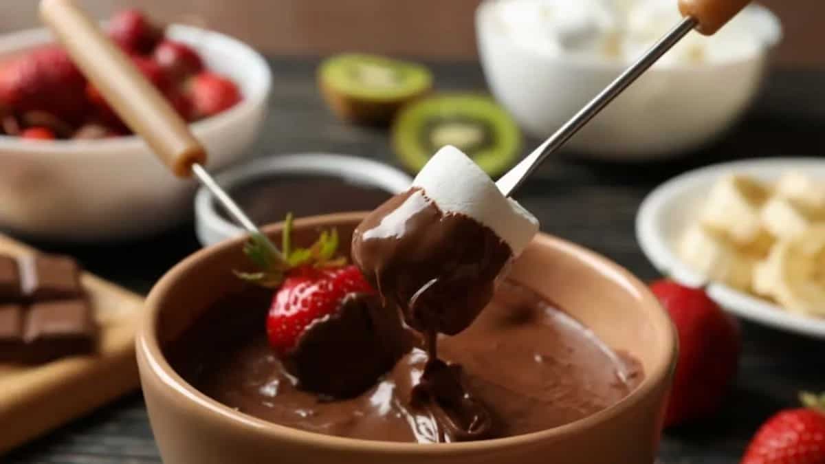 A Guide For Bakers To Ace Chocolate Fondue Recipe