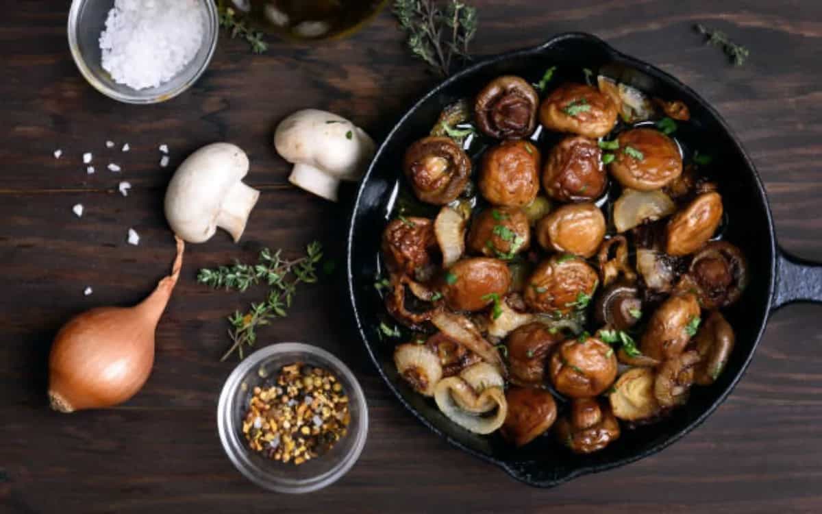 Make Delicious Searing Mushroom In A Frying Pan