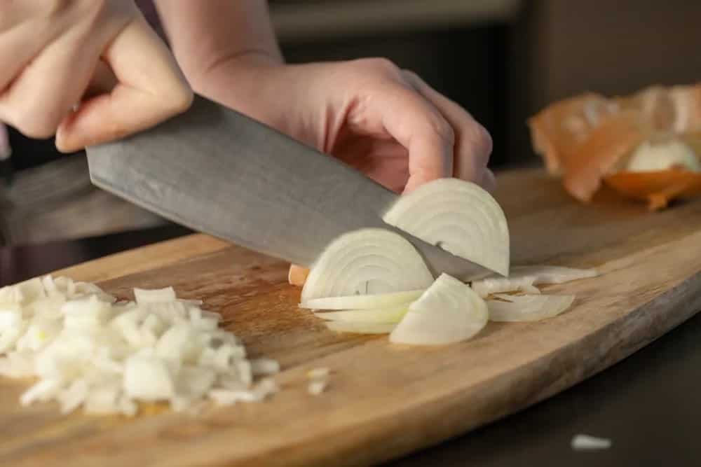 How To Use Chopping Boards: Which Material Is Better For Use?