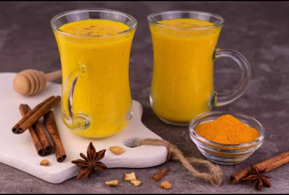 Everything You Need To Know About Infusing Turmeric In Cocktails
