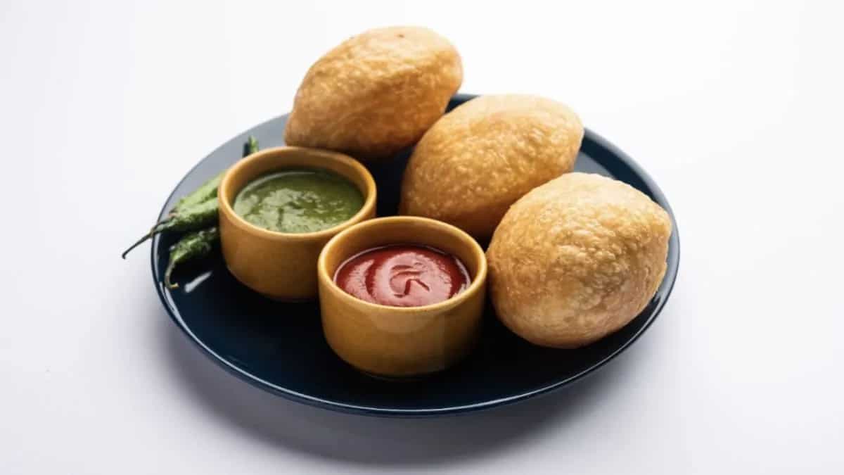 Pyaaz Ki Kachori: Crispy, Fluffy Savoury Snack On Your Plate