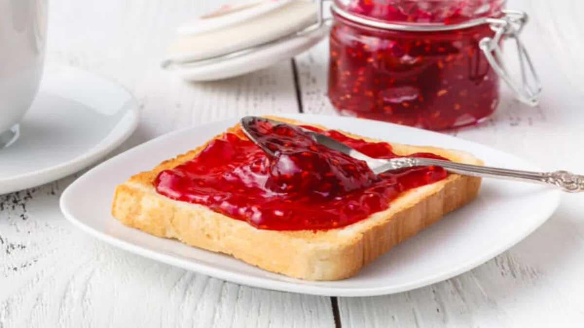 5 Quick and Easy Tips To Make Jam At Home 