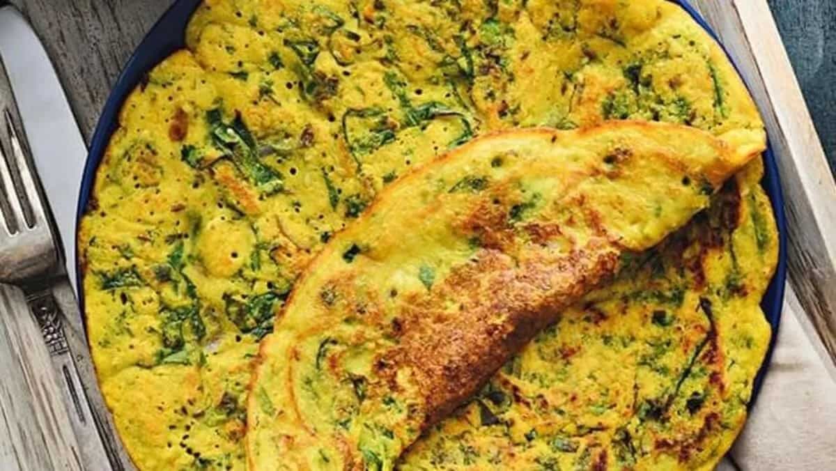 Here's Why Moong Dal Cheela Is A Healthy Breakfast Option