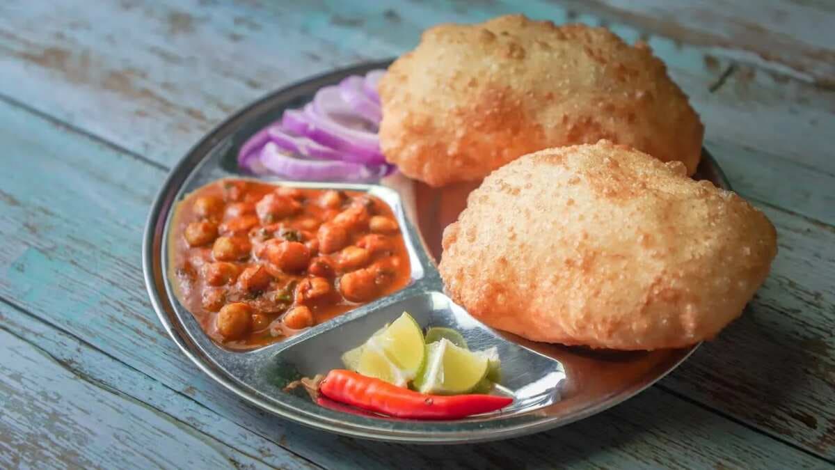 10 Places To Eat The Best Chole Bhature In Connaught Place