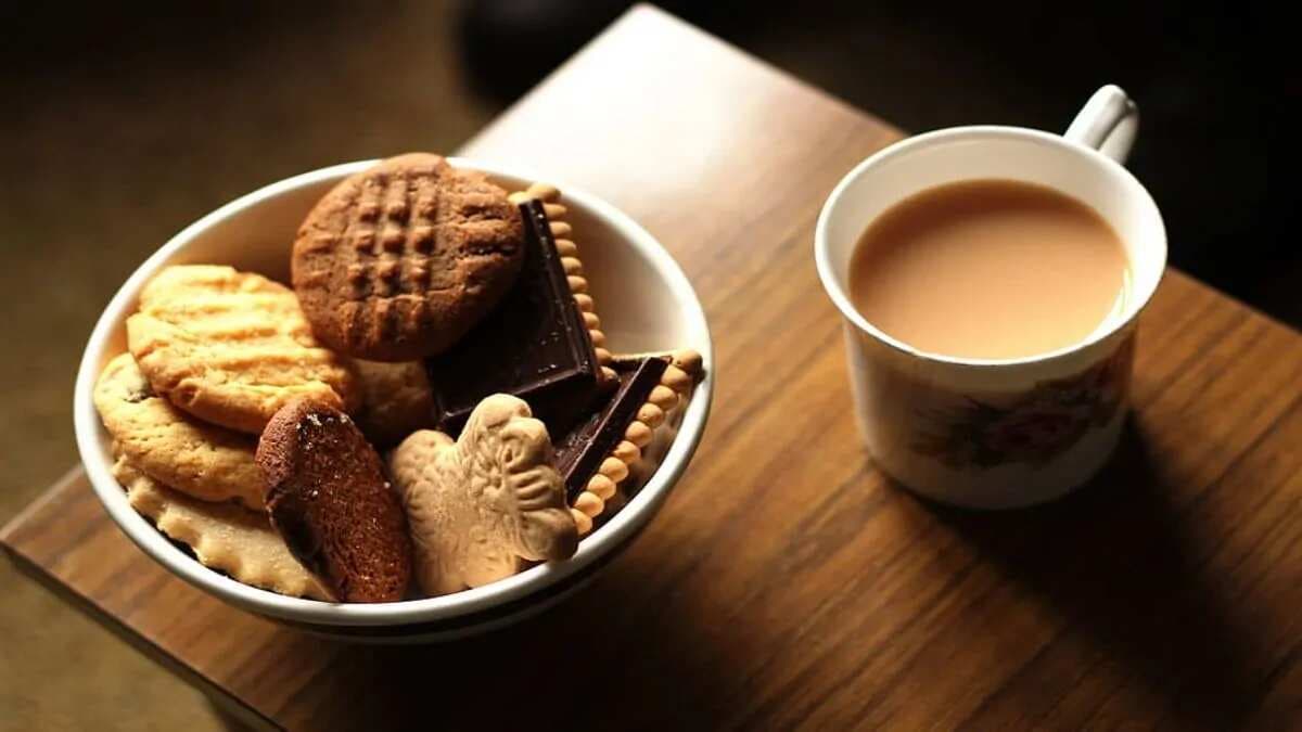 10 Delightful Tea-time Indian Snacks To Savor