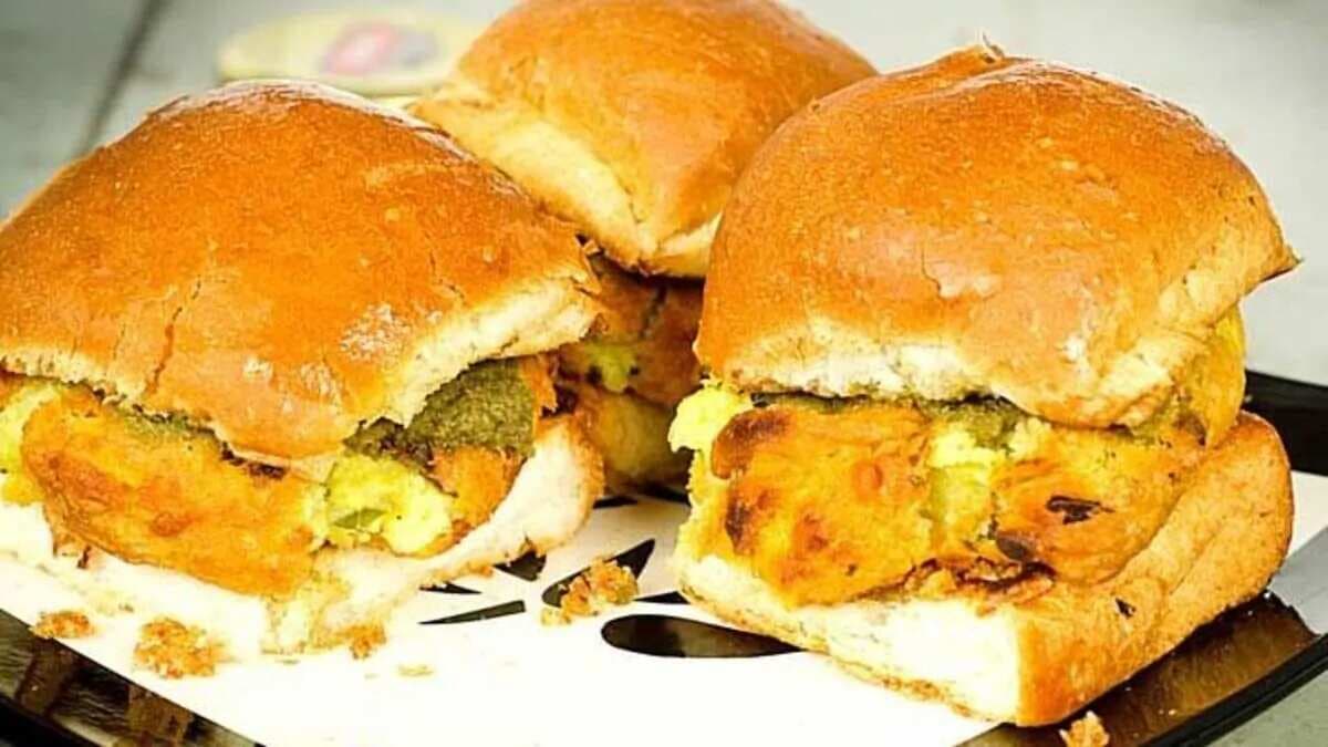 Chicken Vada Pav; Lip Smacking Desi Starter