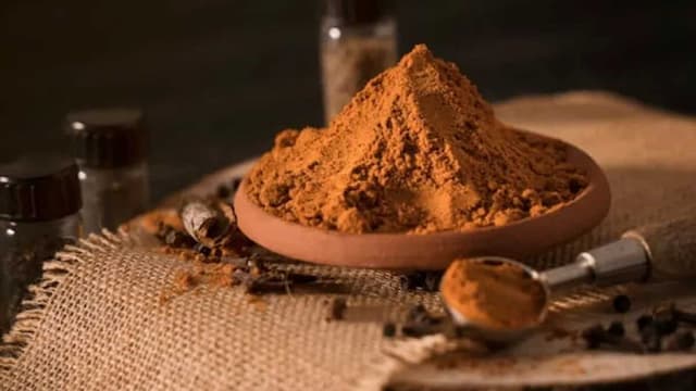 How To Make Authentic Chole Masala Powder At Home