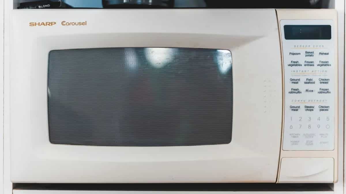 Debunking 6 Common Myths About Using A Microwave 