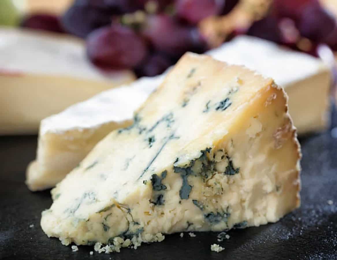 Gorgonzola To Roquefort: 7 Delicious Varieties Of Blue Cheese