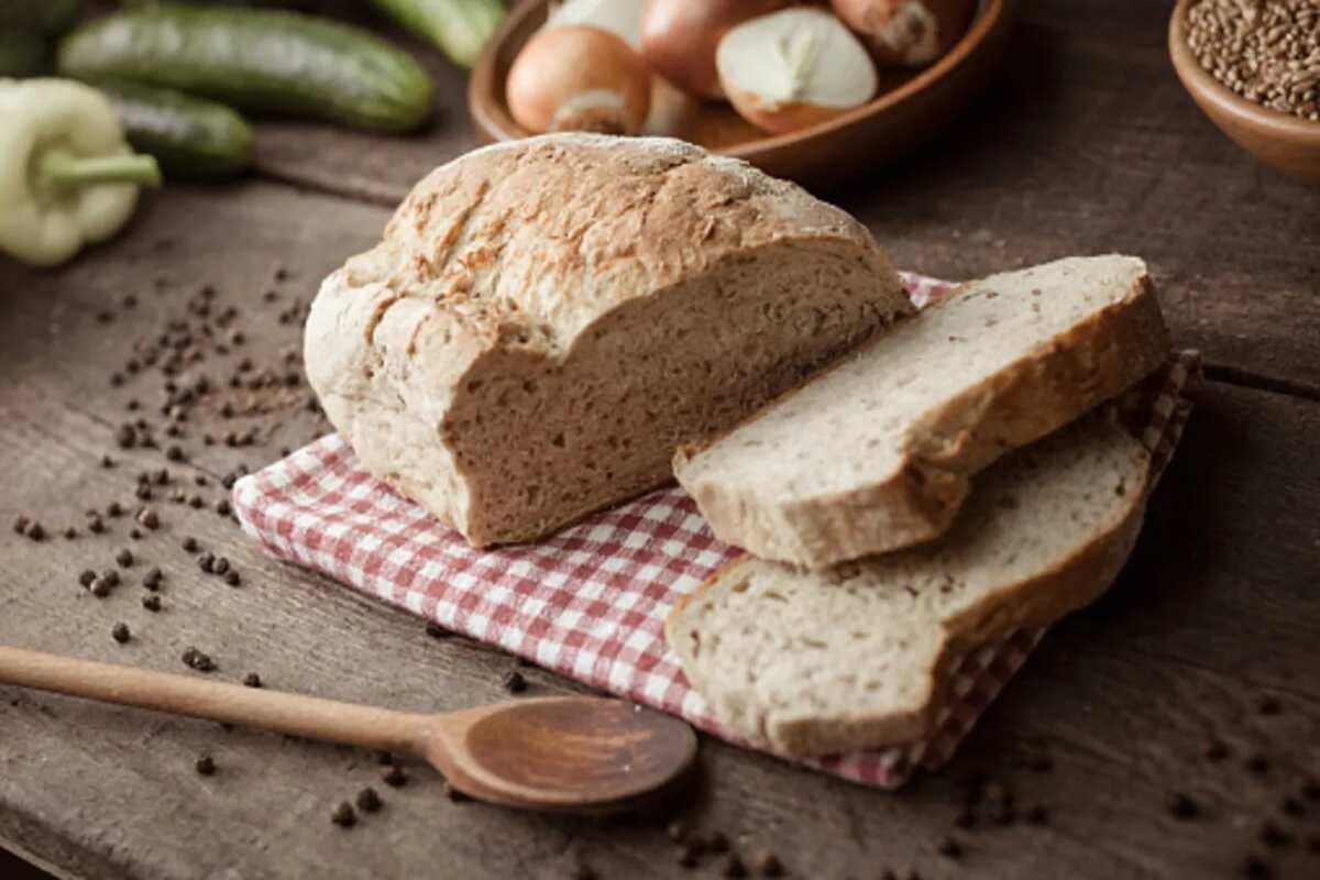 Say Goodbye To Crumbly Bread, Tips For The Perfect Texture