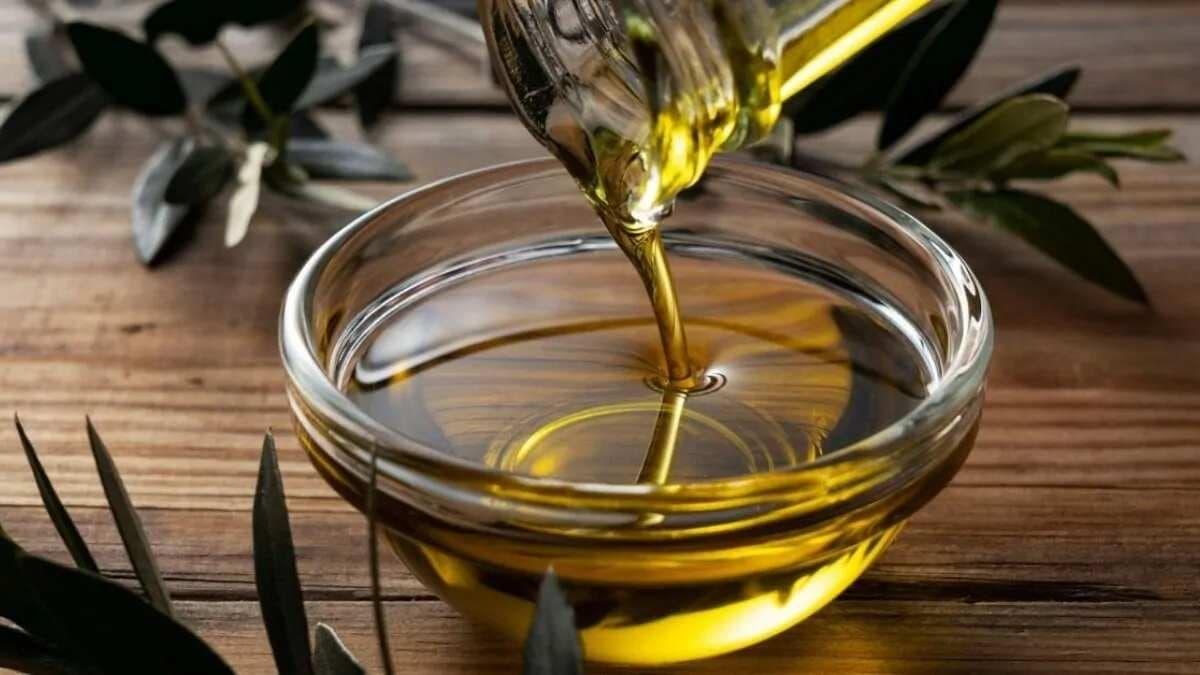 Ran Out Of Oil? Try These 5 Best Oil Substitutes For Baking